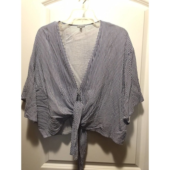 Dolman Sleeve Shirt XL Seersucker Blue and White Striped Tie Front Top - Picture 1 of 10